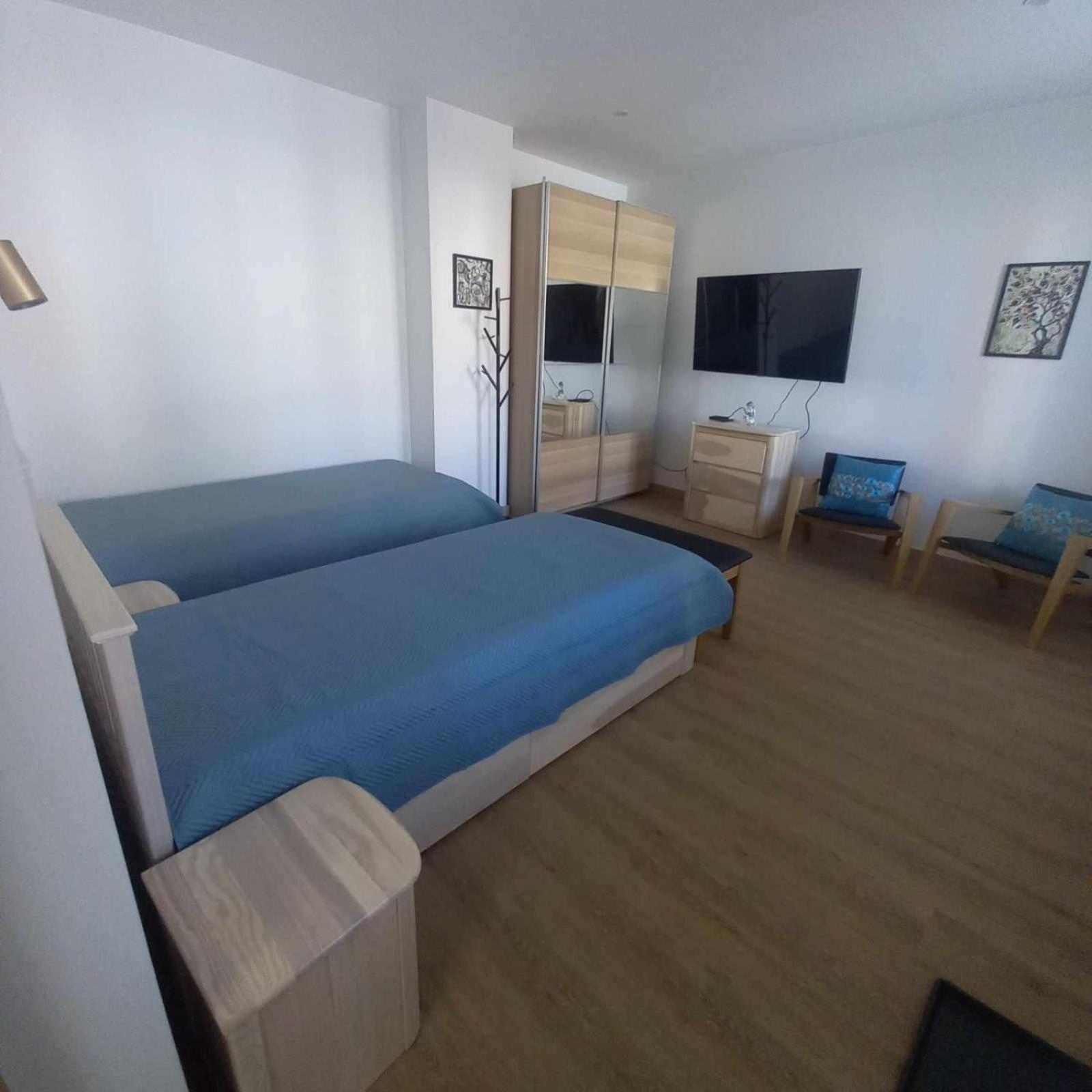 S Neries 19 Apartamentai Su Parkingu Šiauliai Exteriör bild