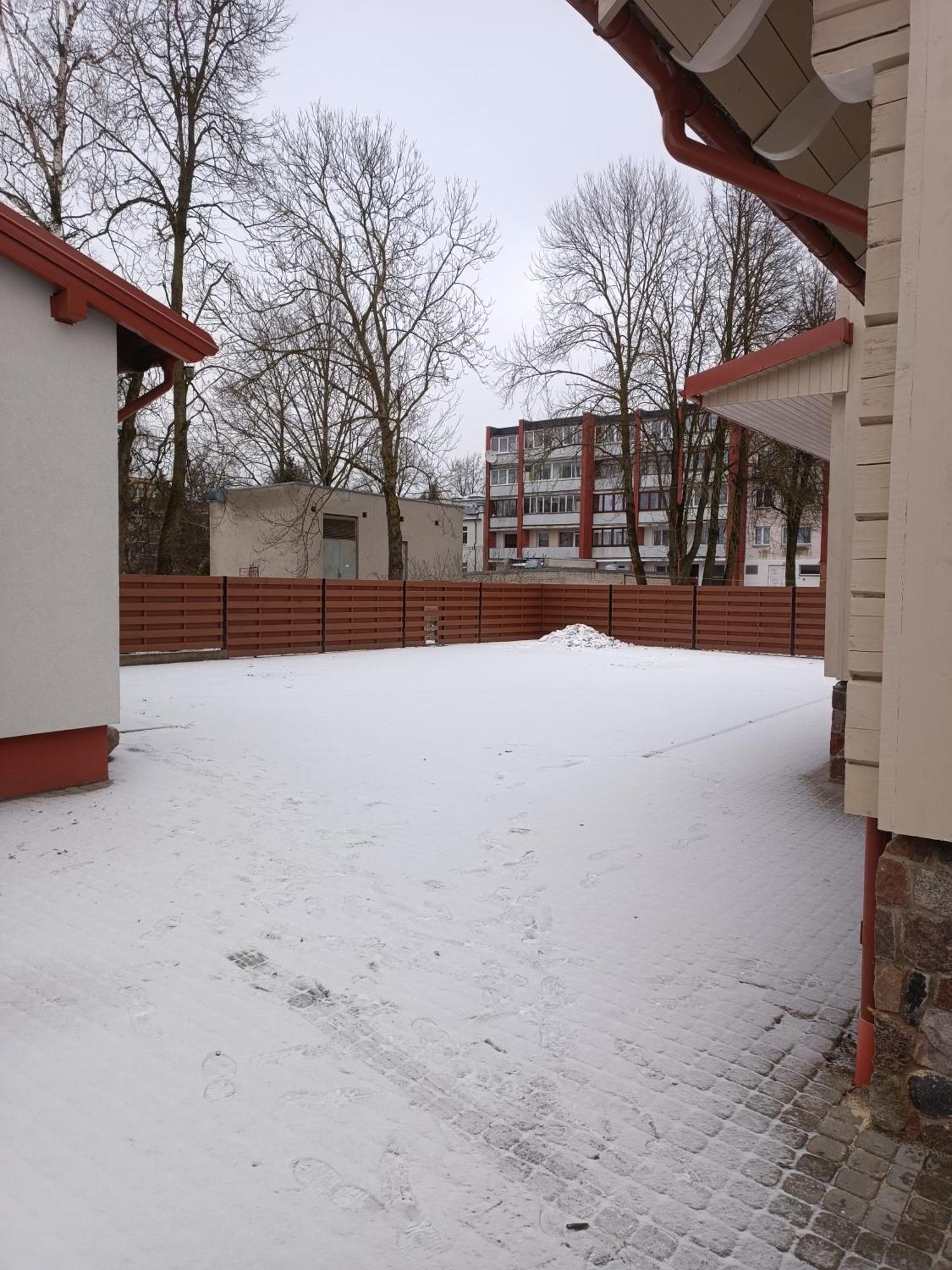 S Neries 19 Apartamentai Su Parkingu Šiauliai Exteriör bild