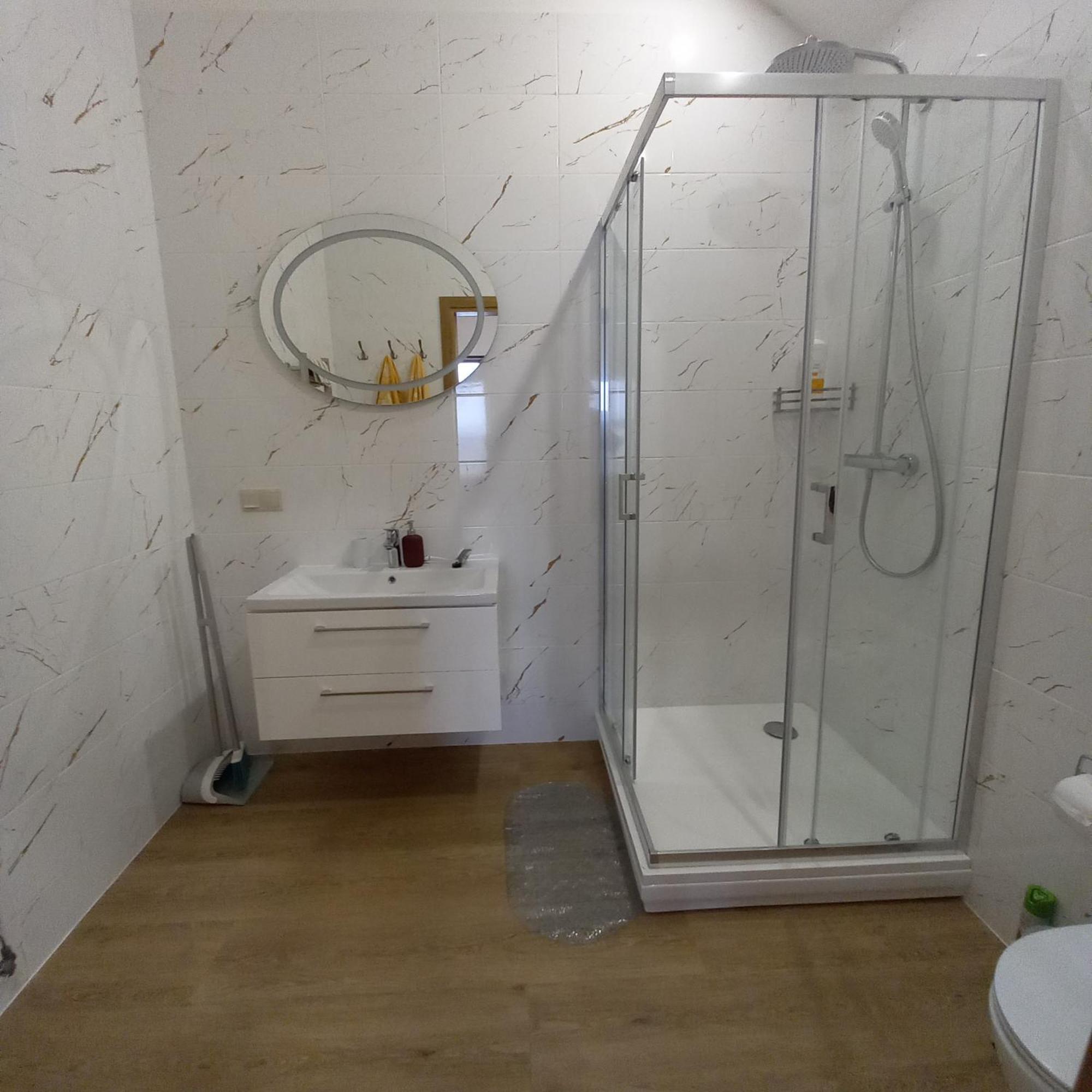 S Neries 19 Apartamentai Su Parkingu Šiauliai Rum bild